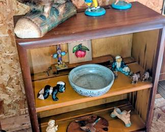 Many pieces of vintage chalk wear