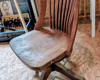Very cool! Antique Milwaukee chair company mission style office chair