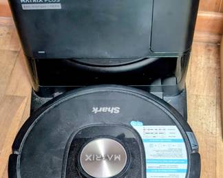 Shark robot vacuum