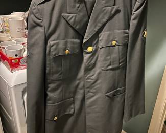 #163 army uniform size 41 L jacket and pants $30.00