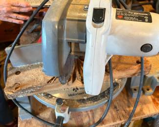 #215 tools shed delta miter saw $40.00
