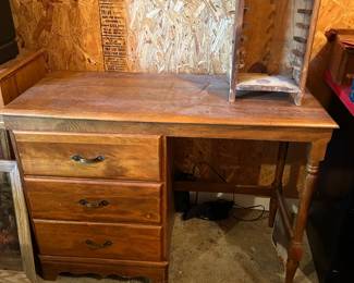 #186 wood desk with 3 drawers 42x18x29 $45.00