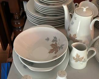 #98 Noritake Maplewood China 31 pieces including serving pieces $85.00