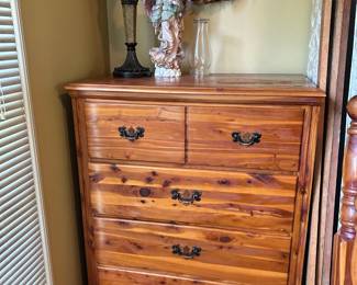 #32 5 drawer cedar chest of drawer 33x20x42 $75.00