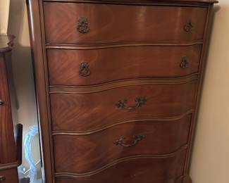 #150 curve front chest of drawers 5 drawer missing drawer pull 36x20x49 $75.00