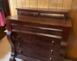 #152 antique dresser with 6 drawers with curved legs 42x22x45 $175.00