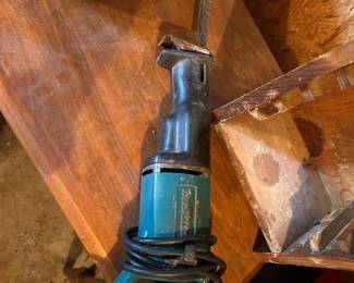#188 Makita recap saw electric $35.00