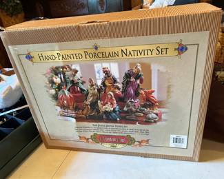 #195 Grandeur Noel 2003 nativity set in box $25.00
