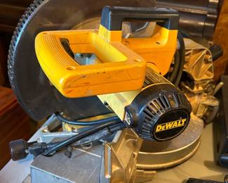 #189 Dewalt miter saw as is cordDW705 $25.00