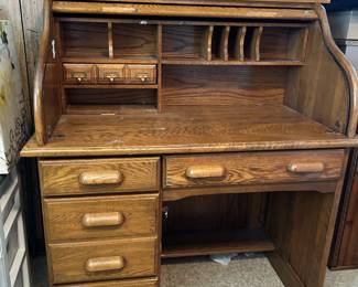 #154 roll top oak desk with5 drawers and cubbies under roll top 42x25x49 you move $75.00