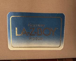 #36 lazy boy plaid fix back sofa 36x86 $35.00