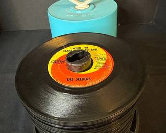 MidCentury DiskGoCase RPM Record Carrier with Records third image