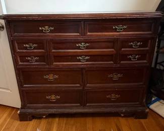 Bassett Furniture Eden House Collection Cherry Bedroom Suite