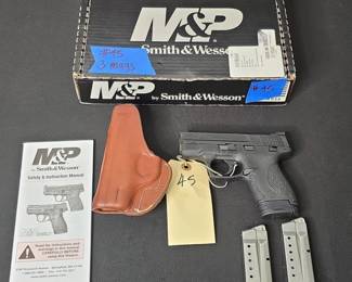 Smith & Wesson M&P9 Shield Performance Center