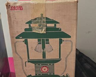 Coleman J TwoMantle Floodlight Lantern in Original Box