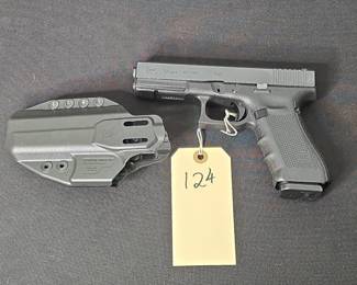 Glock 17 Gen 4 9x19mm Pistol with Holster