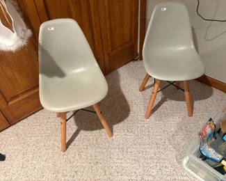 . . . cute kids' chairs