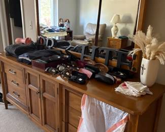 . . . Thomasville mid-century mirrored dresser
