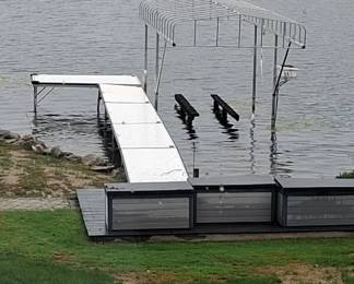 Pontoon boat hoist $10,000 or best offer
