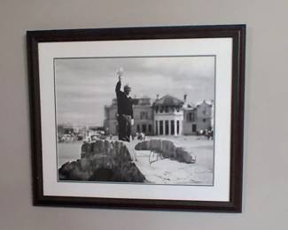Autographed golf legend Arnold Palmer waving farewell at St. Andrews during the 1995 Open Championship