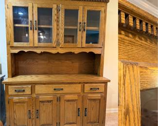  light golden-honey finish solid oak dining hutch glass-panel upper cabinet doors, and scalloped wood trim w/Dental Molding
