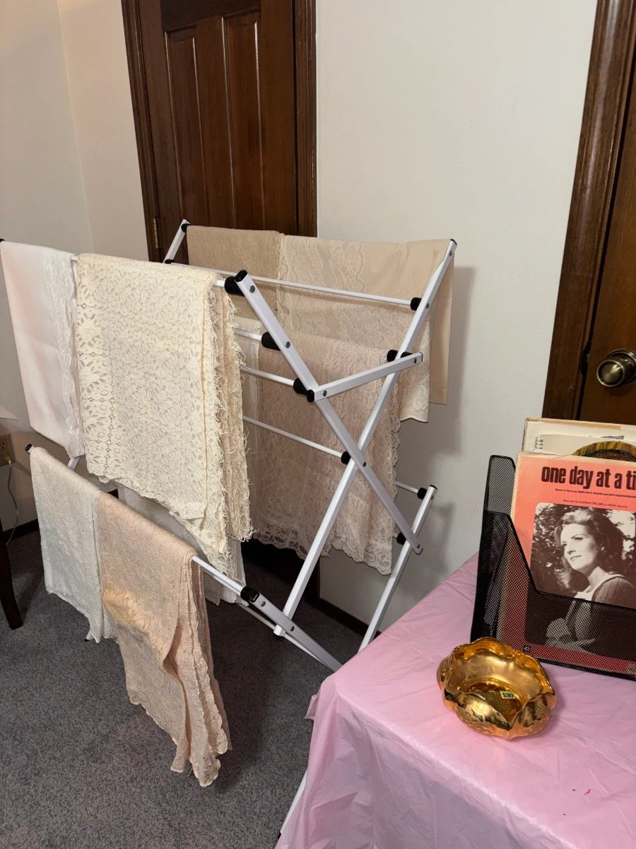 LACE TABLECLOTHS