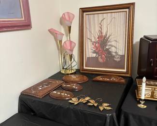 VINTAGE HOLLYWOOD PIK CALLA LILY TABLE LAMP