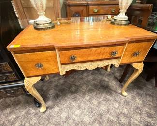 Beautiful Maple Vanity/Desk