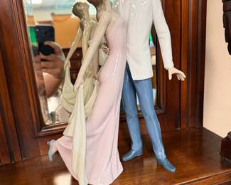 Lladro #6475 "Happy Anniversary" - Retired