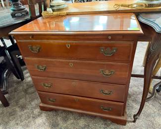 Bachelor's Chest w/ Pull out writing surface