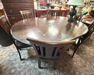 Nice Dinette Set w/ Butterfly Leaf