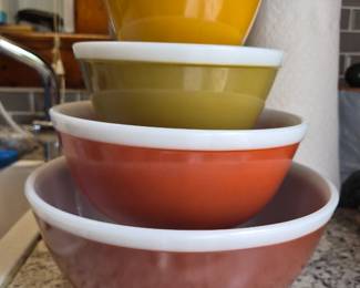 Pyrex Americana Fall 4pc