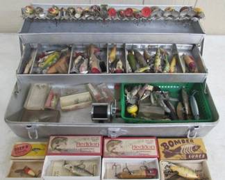 Vintage Tackle Box w/Over 70 Lures