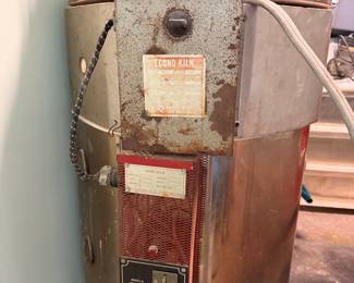 Gare Kiln Model T-8 with Skutt Controller