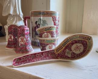 Vintage Chinese Wan Shou Wu Jiang Porcelain Spoon and Bowls