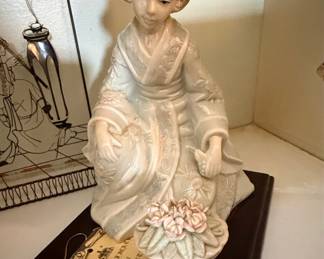 Vintage Arnart Porcelain Geisha Figurine with Certificate