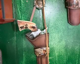 The Bradford Exchange John Wayne "The Duke" Holster and Revolver Display