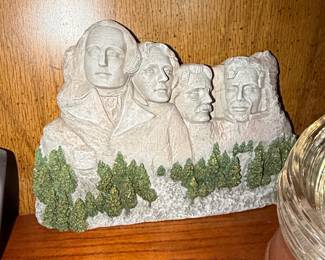 Vintage Mount Rushmore Resin Figurine