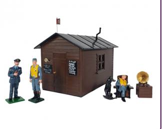 Frontline Figures Disposal Hut w/Gramophone & RAF Soldiers