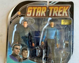 Lot 4023: Diamond Select Star Trek Enterprise Incident Kirk & Spock