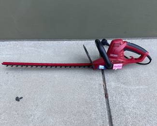 Lot 4003: Craftsman 20 in. Corded Electric Hedge Trimmer, Dual-Action