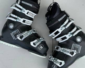 Lot 4040: Rossignol Pure Comfort Women's Ski Boots 22/23.5 w/ Bag