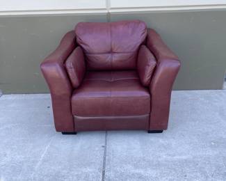 Lot 2519: Contemporary Burgundy Leather Club Chair with Flared Arms