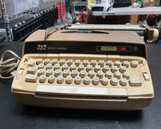 Lot 247: SCM Smith-Corona Electra 110 Electric Typewriter