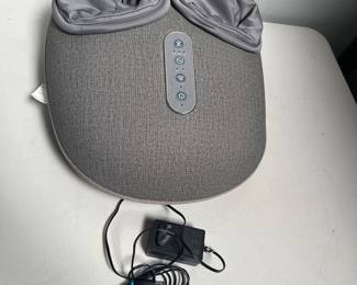Lot 10157: Medcursor Shiatsu Foot Massager with Heat