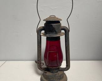 Lot 10175: Vintage Cold Blast Kerosene Lantern, Made in U.S.A