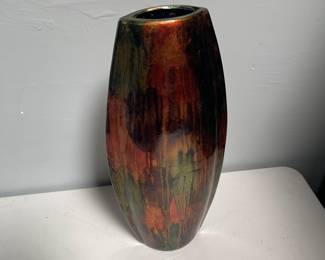 Lot 10161: Contemporary 20-Inch Decorative Floor Vase