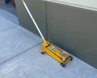 Lot 2603: Steel Hydraulic Service Floor Jack with Long Handle