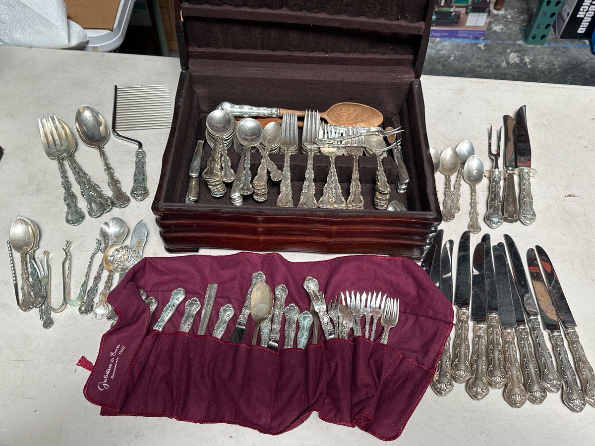 Lot 1: 116 Pc Sterling Flatware Set, Shell & Scroll, in Chest