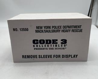 Lot 2769: Code 3 NYPD ESU Mack/Saulsbury Heavy Rescue 1/64, New in Box
